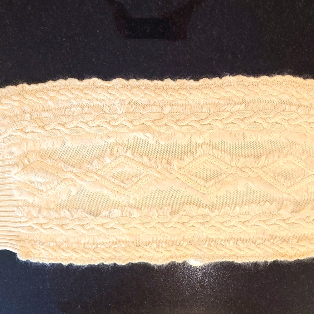 Christian Dior Cream Shaw - Picture 2 of 6